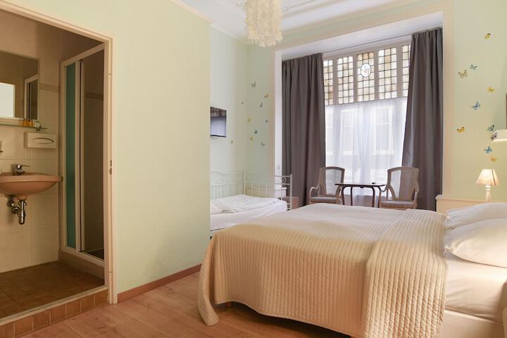 Room 14 of 64