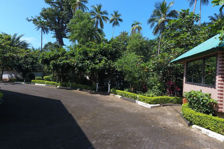 Property Grounds 31 of 42