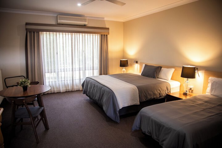 Room 8 of 48