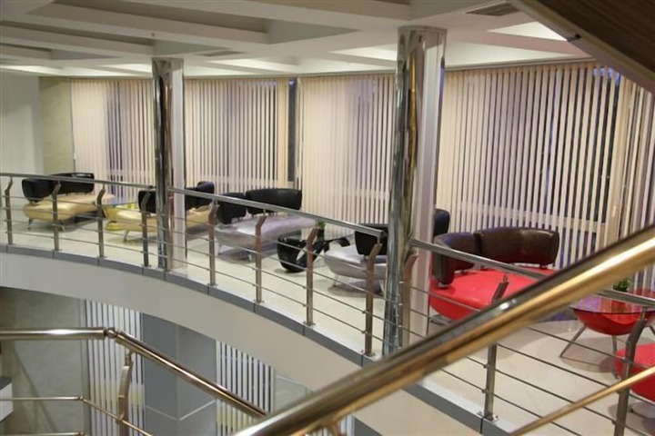 Lounge 40 of 55