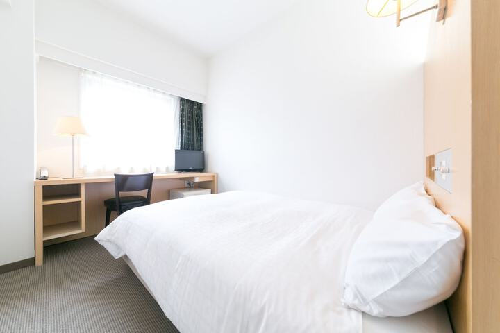 Room 6 of 32