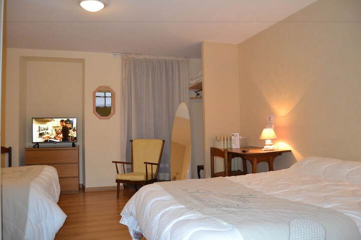 Room 8 of 37