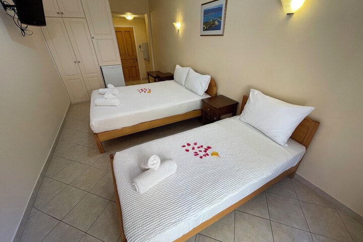 Room 32 of 145
