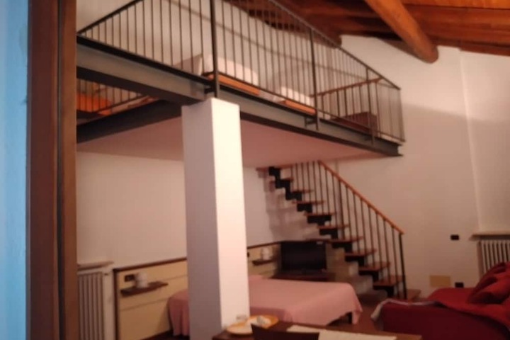 Room 3 of 10