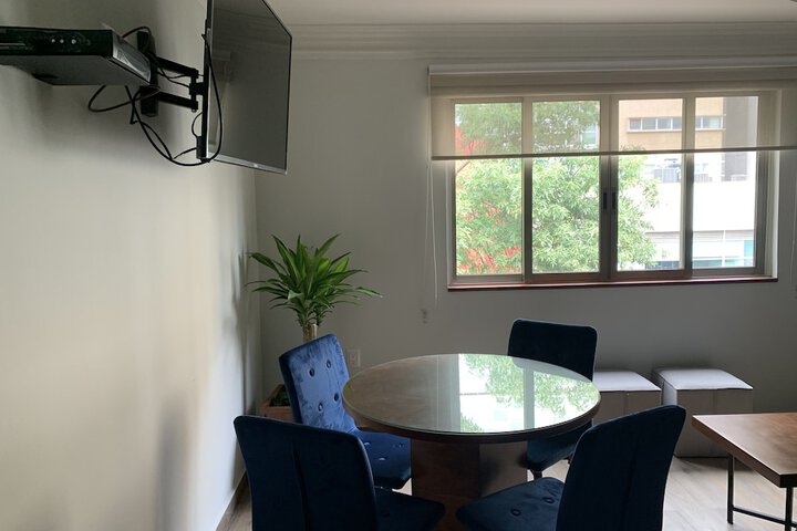 Room 10 of 17