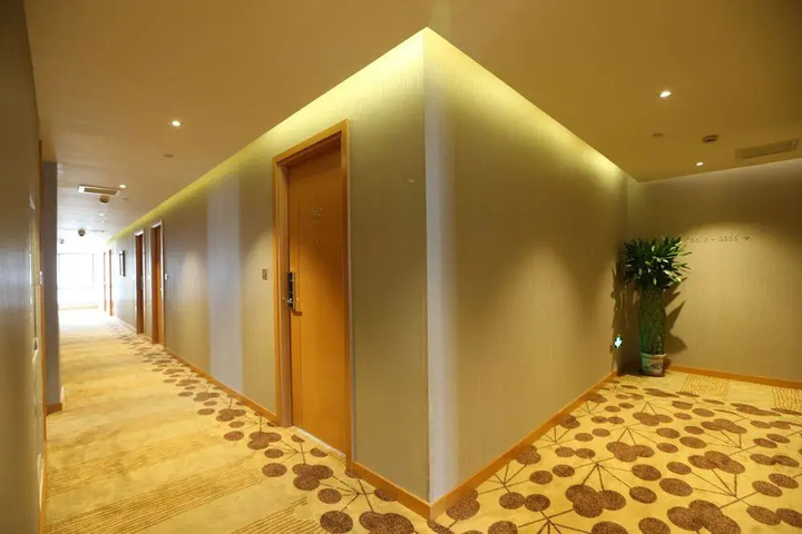 Room 12 of 15
