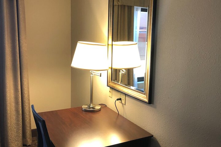 Room 10 of 50