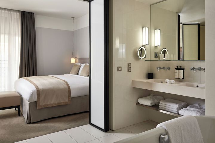 Room 14 of 87