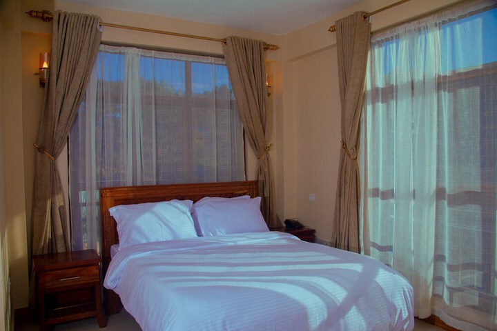 Room 4 of 32