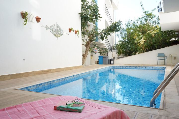 Pool 64 of 90