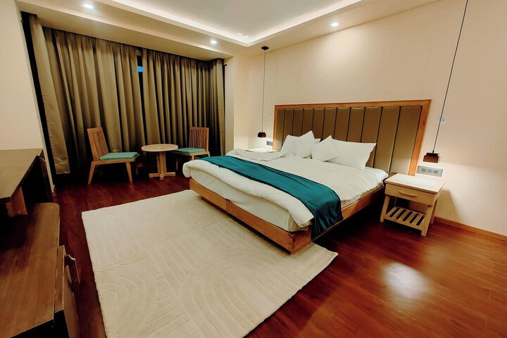Room 10 of 40