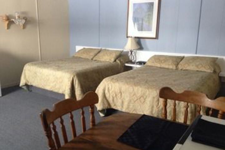 Room 7 of 8