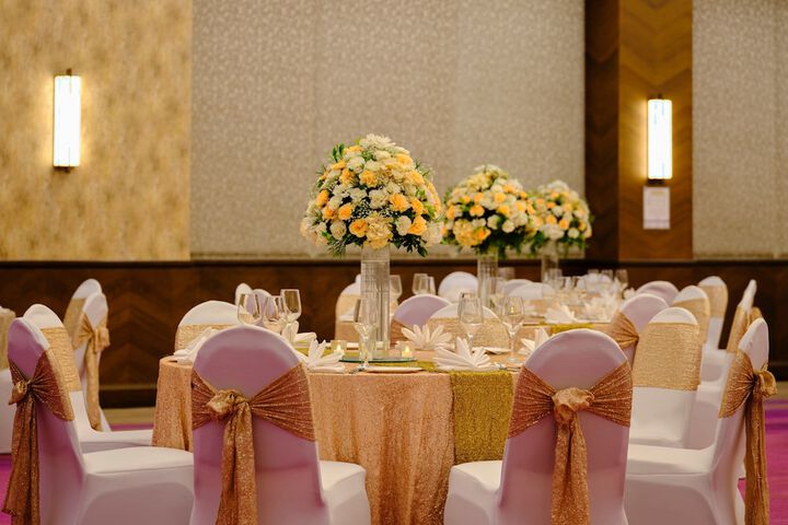 Ballroom/Hall 70 of 104