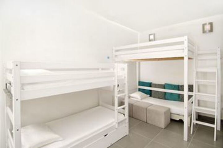 Room 16 of 46