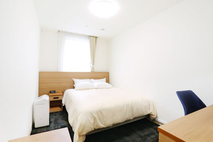 Room 2 of 9