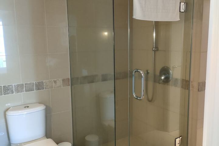 Room 9 of 48