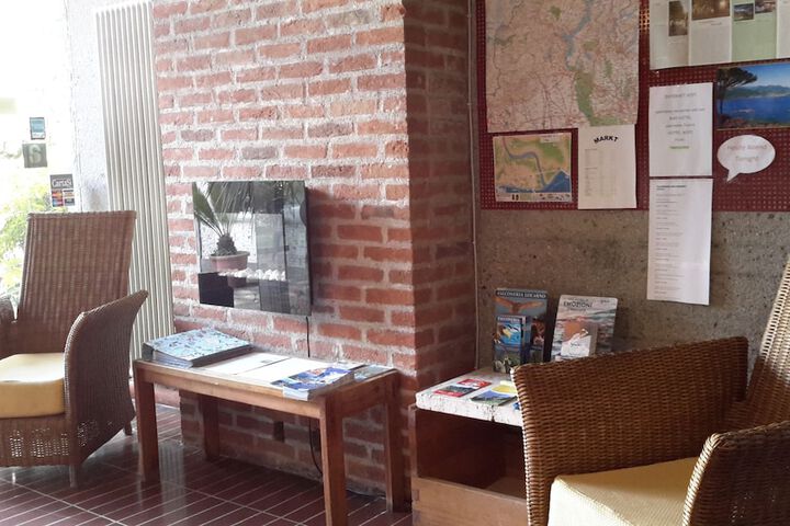 Entrance & Lobby