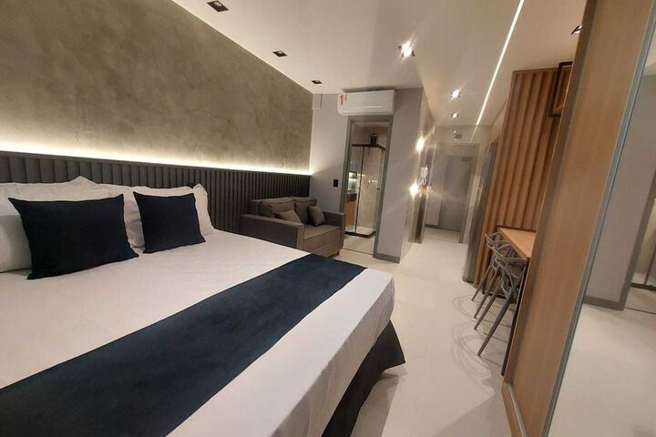 Room 9 of 17