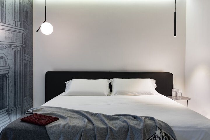 Room 10 of 87