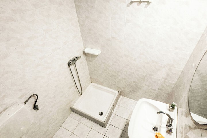 Room 21 of 31