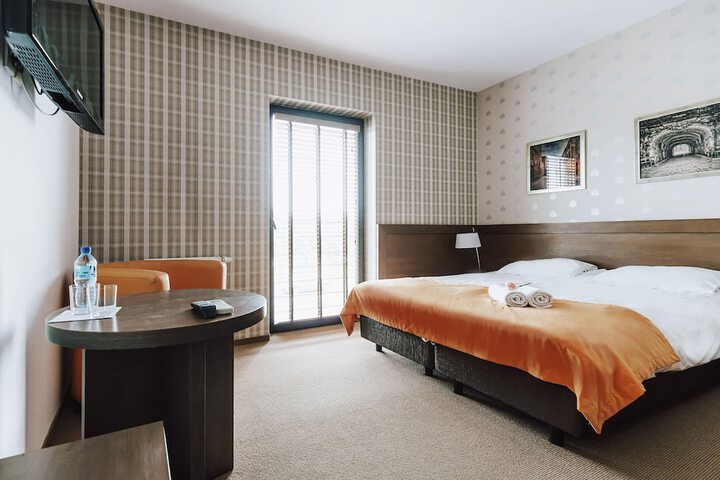 Room 26 of 47