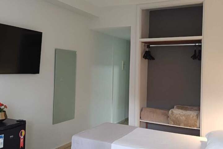 Room 16 of 38