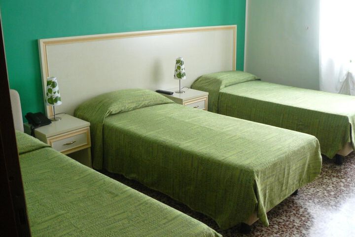 Room 16 of 52