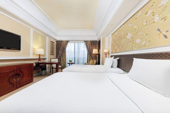 Room 45 of 103