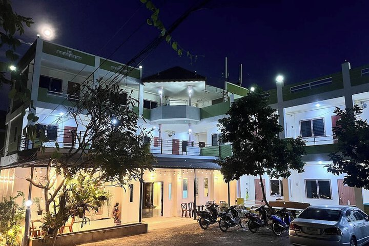 99 Inn Hotel