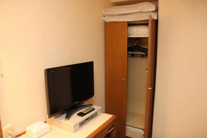 Room 16 of 45