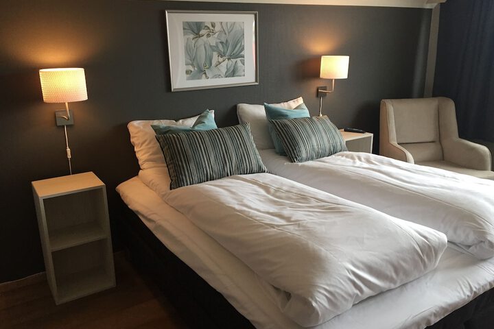 Room 5 of 38