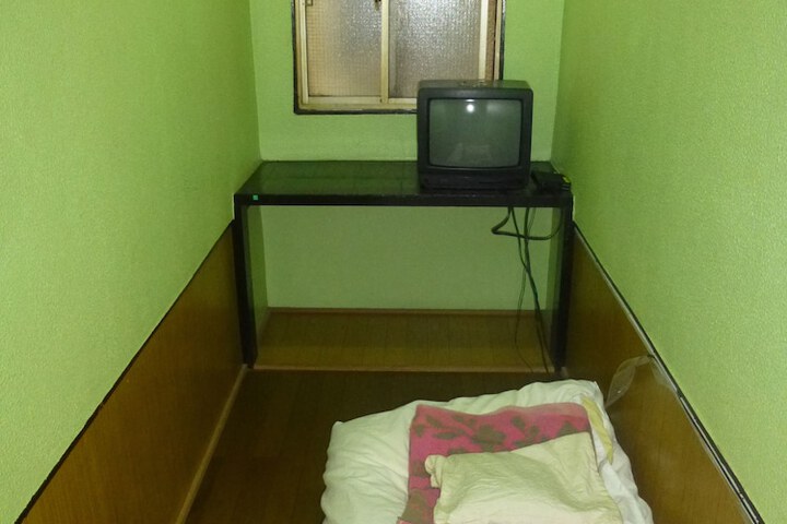 Room 11 of 48