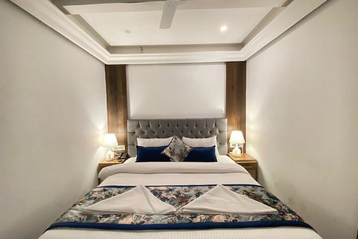 Room 10 of 53
