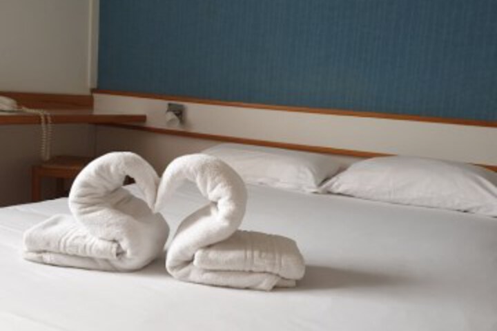 Room 4 of 34