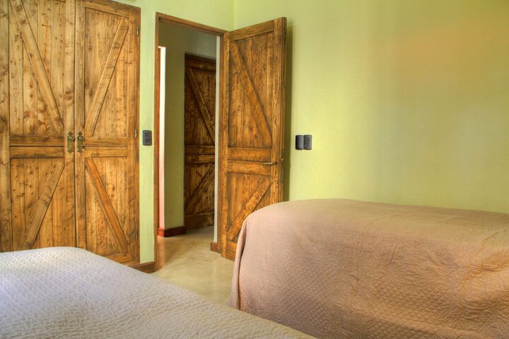 Room 28 of 118