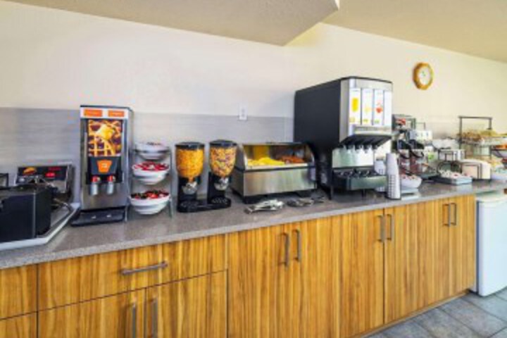 Breakfast/Coffee Service 69 of 76