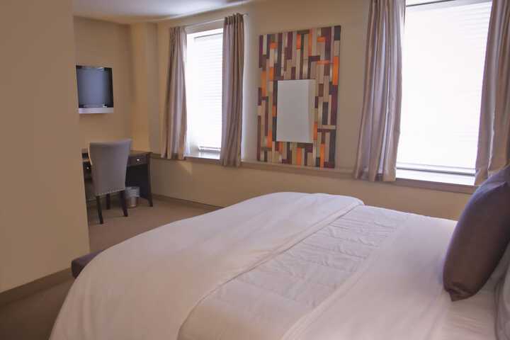 Room 10 of 31
