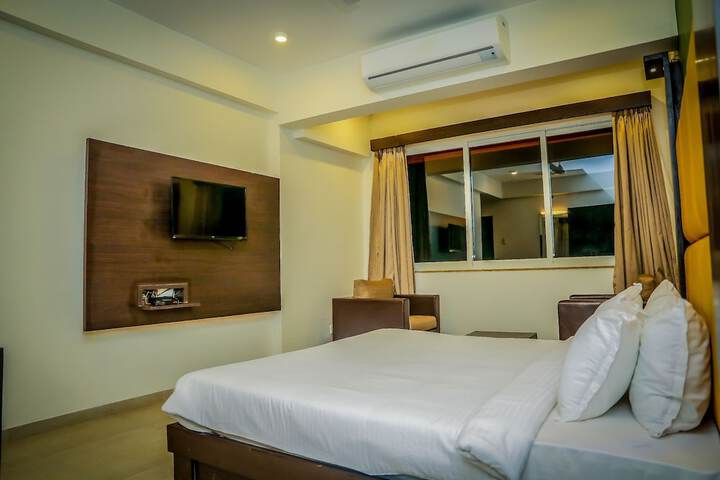 Room 9 of 24