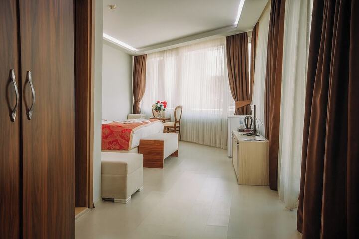 Room 36 of 71