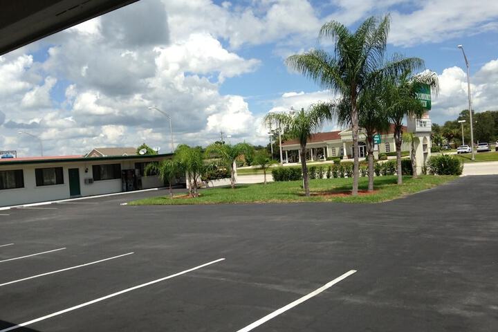 Property Grounds 18 of 26