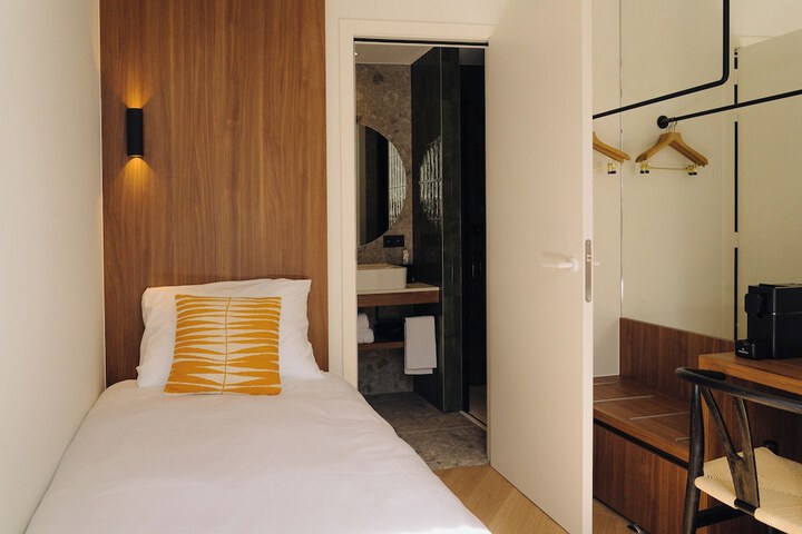 Room 21 of 59