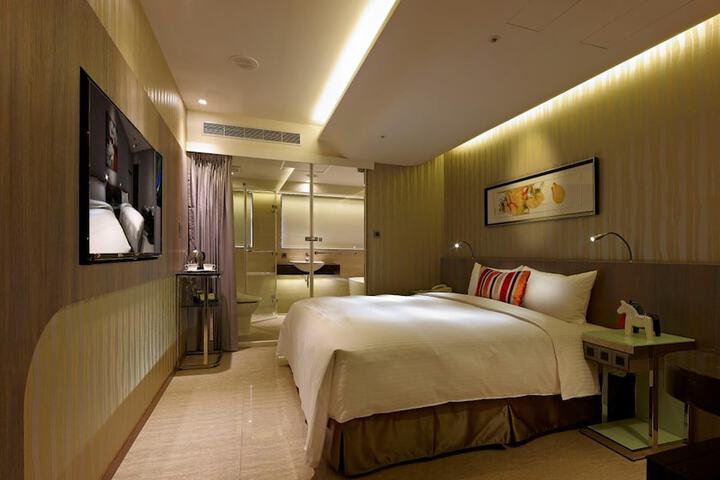 Room 15 of 26