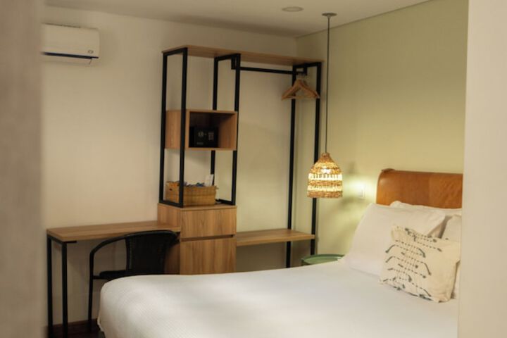 Room 30 of 62