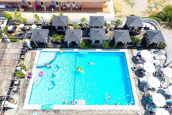 Hotel with Pool