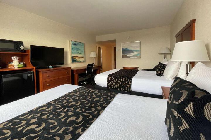 2 Double Beds Microwave and Refrigerator WiFi Full Breakfast (8 of 9)