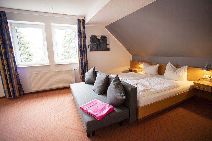 Room 34 of 75