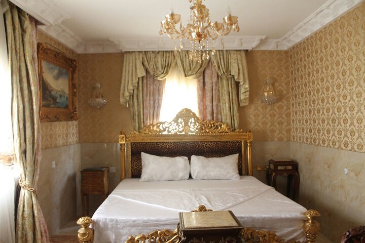 Room 8 of 61