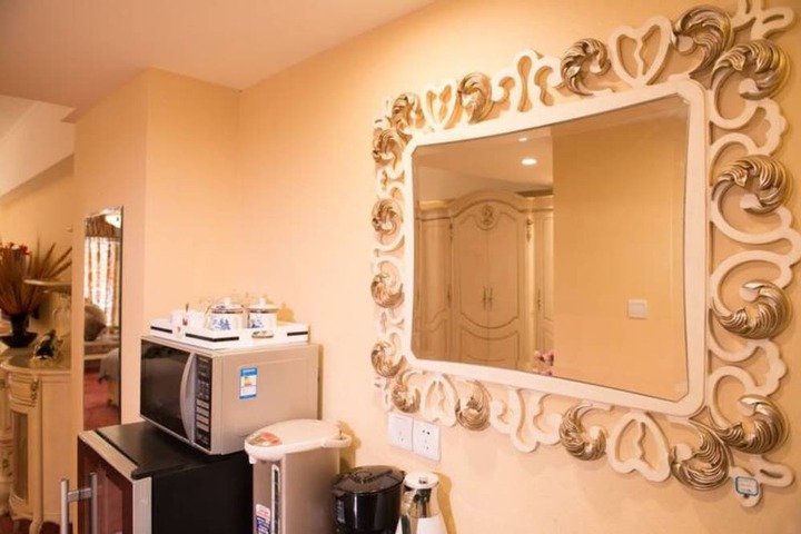 Room 20 of 32