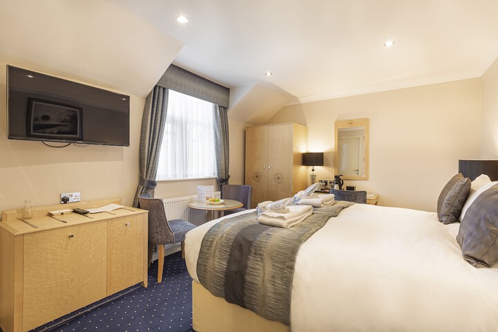 Room 10 of 62