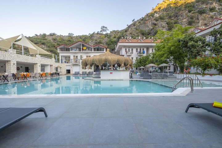 Pool Hotel